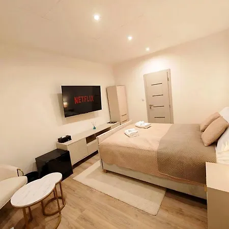Axiom - Astra 2 Apartment Košice
